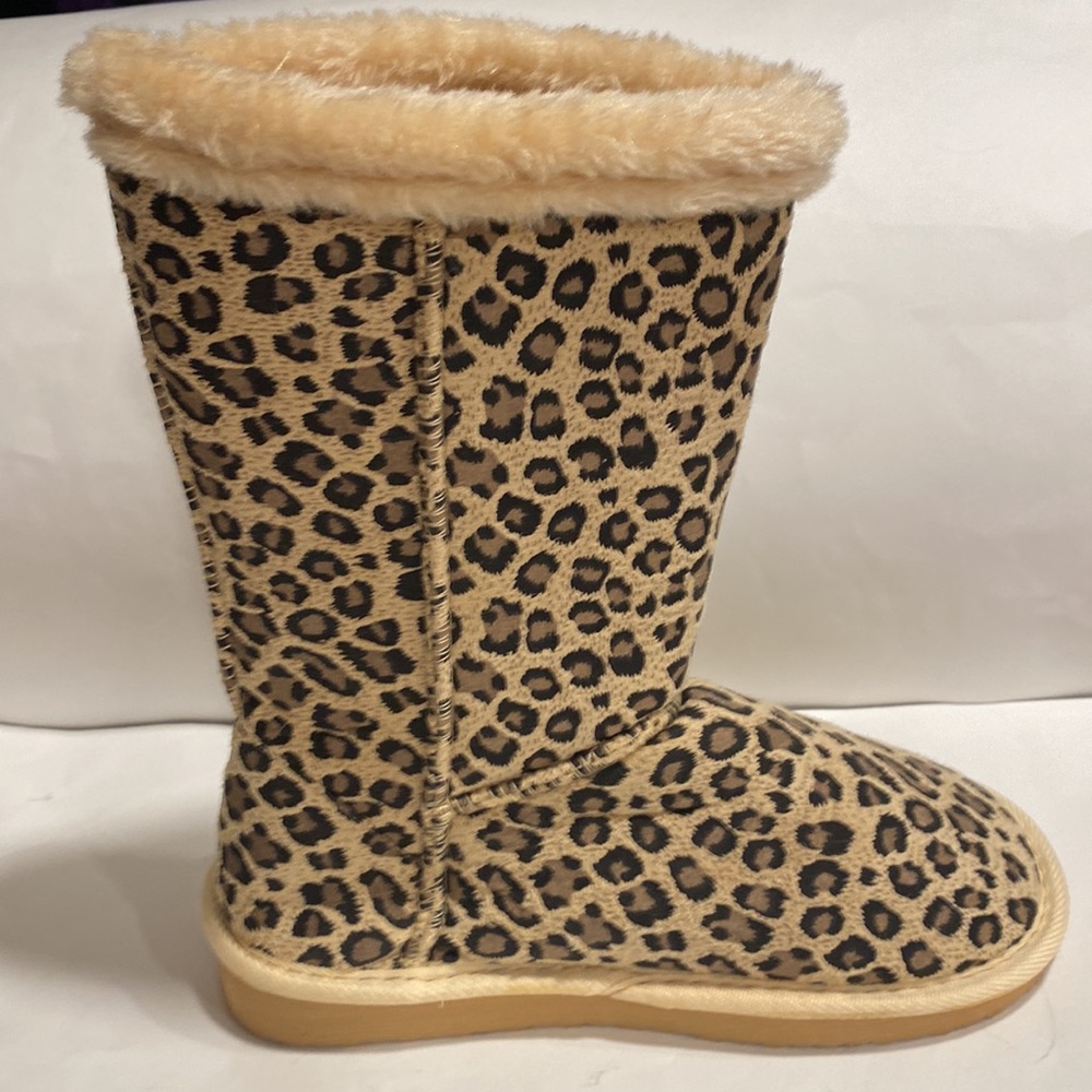 FOLLOW ME Leopard Boot Print Slip On Slipper Faux Suede Size 6